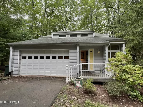 8 Birch DR, Lakeville, PA 18438