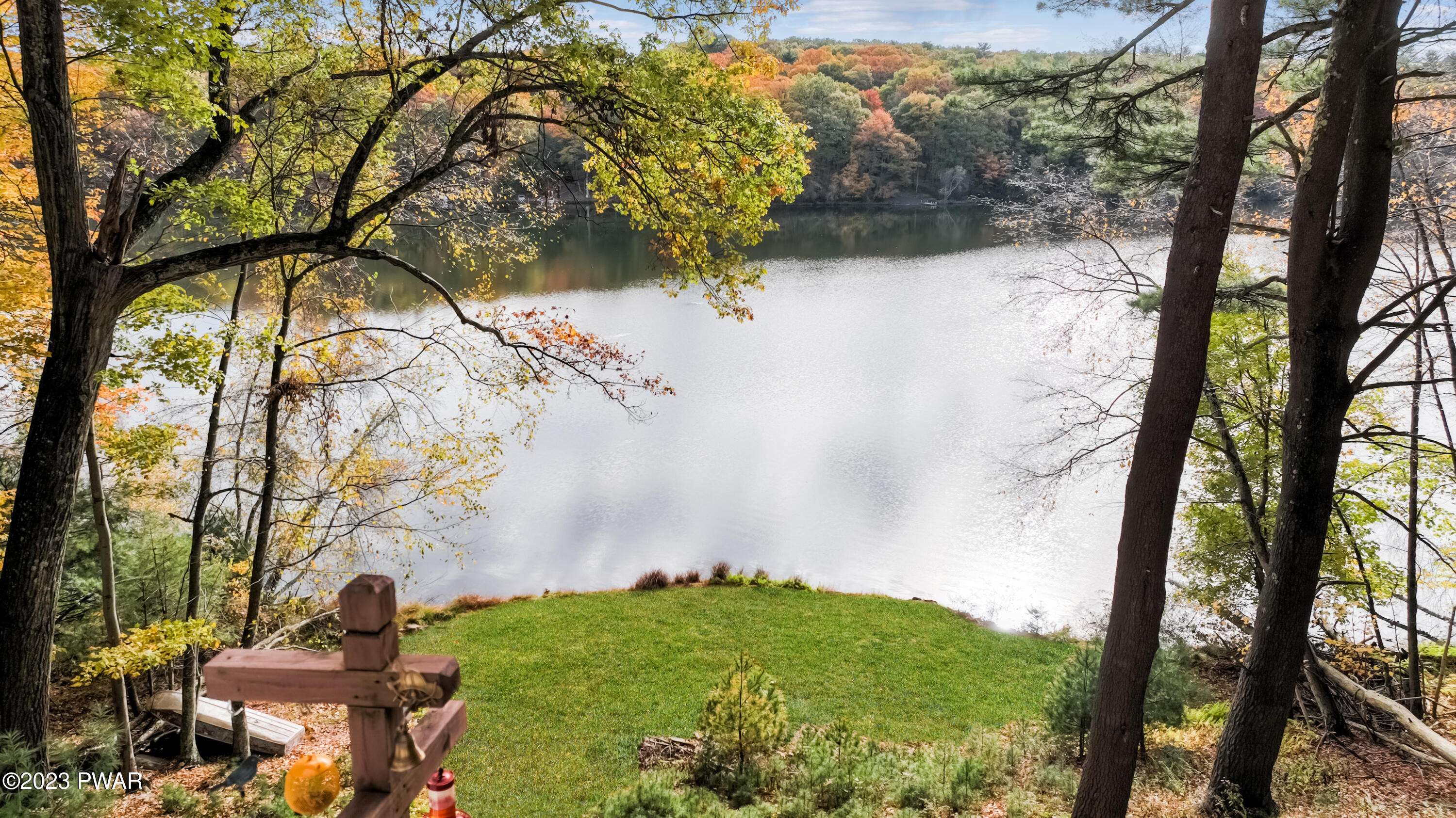 Dingmans Ferry, PA 18328,148 W Shore DR