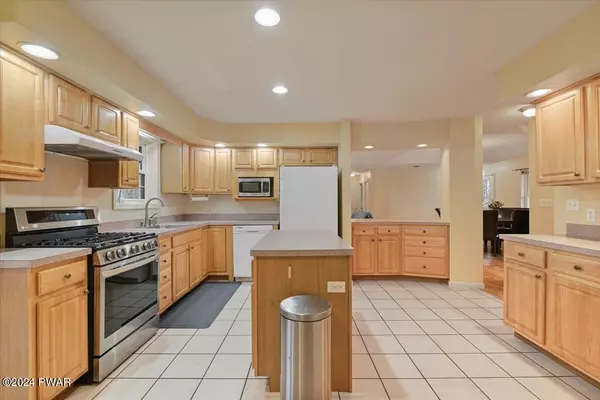 Lake Ariel, PA 18436,1033 Sunny Slope DR