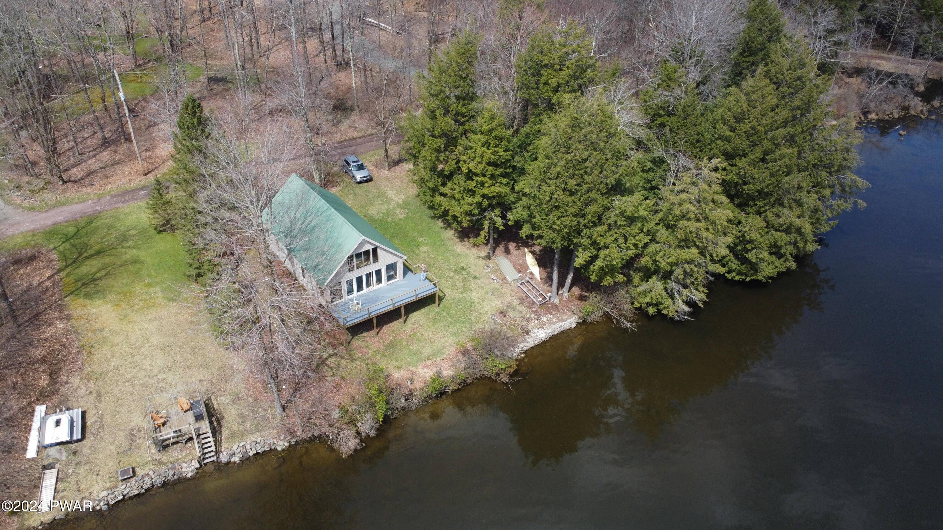 22 Lakeside DR, Poyntelle, PA 18439