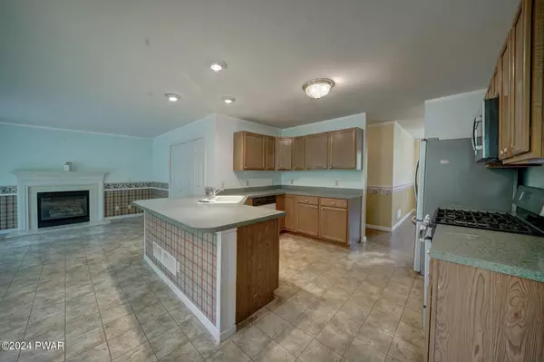 Lakeville, PA 18438,9 Ridge Crest DR