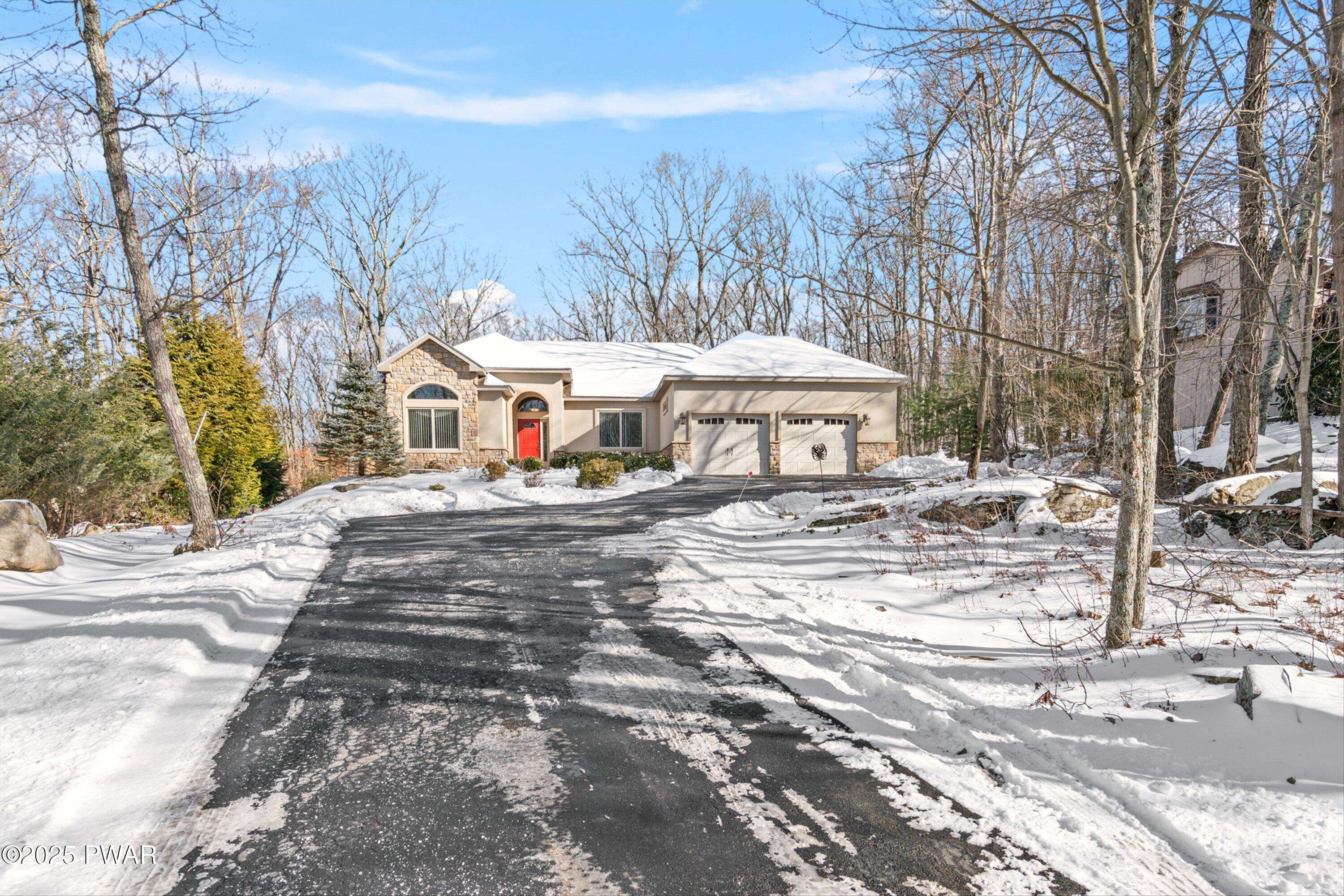 231 Forest DR, Lords Valley, PA 18428