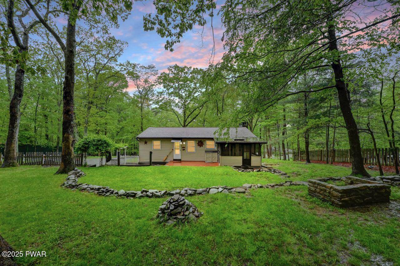 120 Outer DR,  Dingmans Ferry,  PA 18328