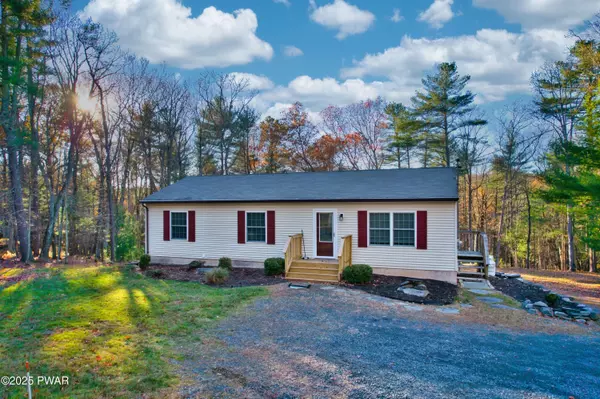 177 Chokeberry DR, Milford, PA 18337