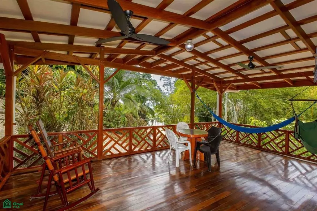 60506,Ocean View Estate with Tw Drake Bay