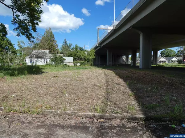 Salem, OR 97301,1370 Leslie St SE SE