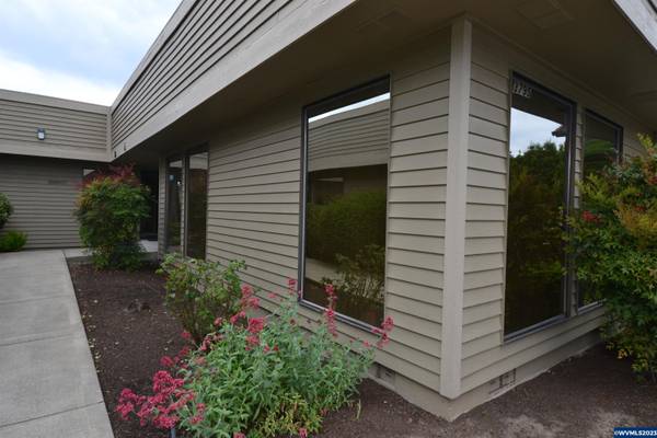 3795 (#3A) River Rd N N, Keizer, OR 97303