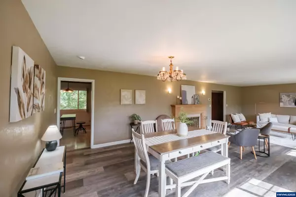 Albany, OR 97321,211 Juniper Ln NW NW