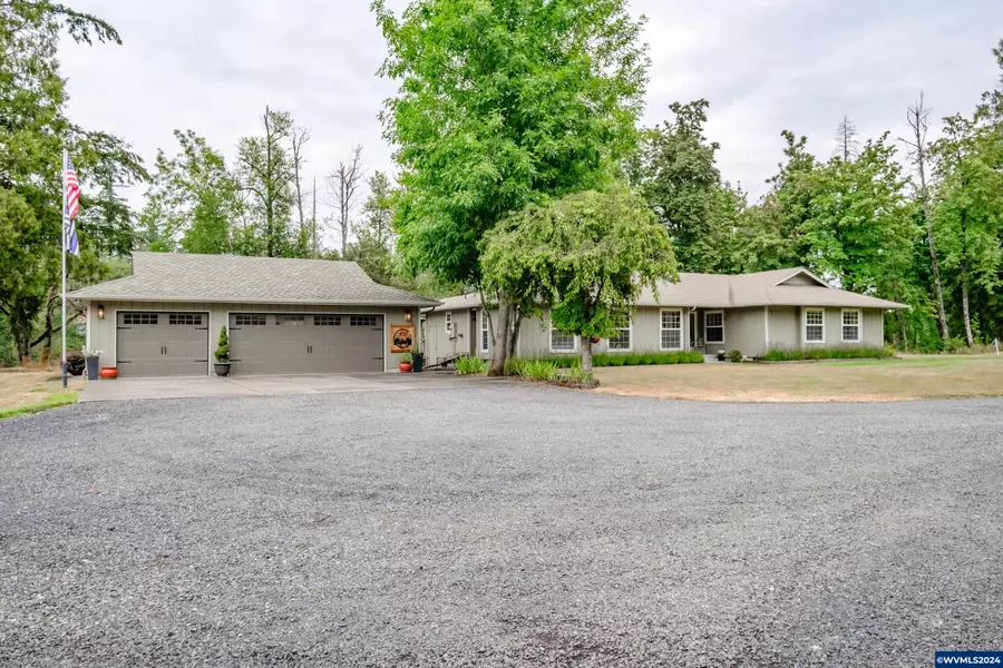40166 Gates School Rd, Gates, OR 97346