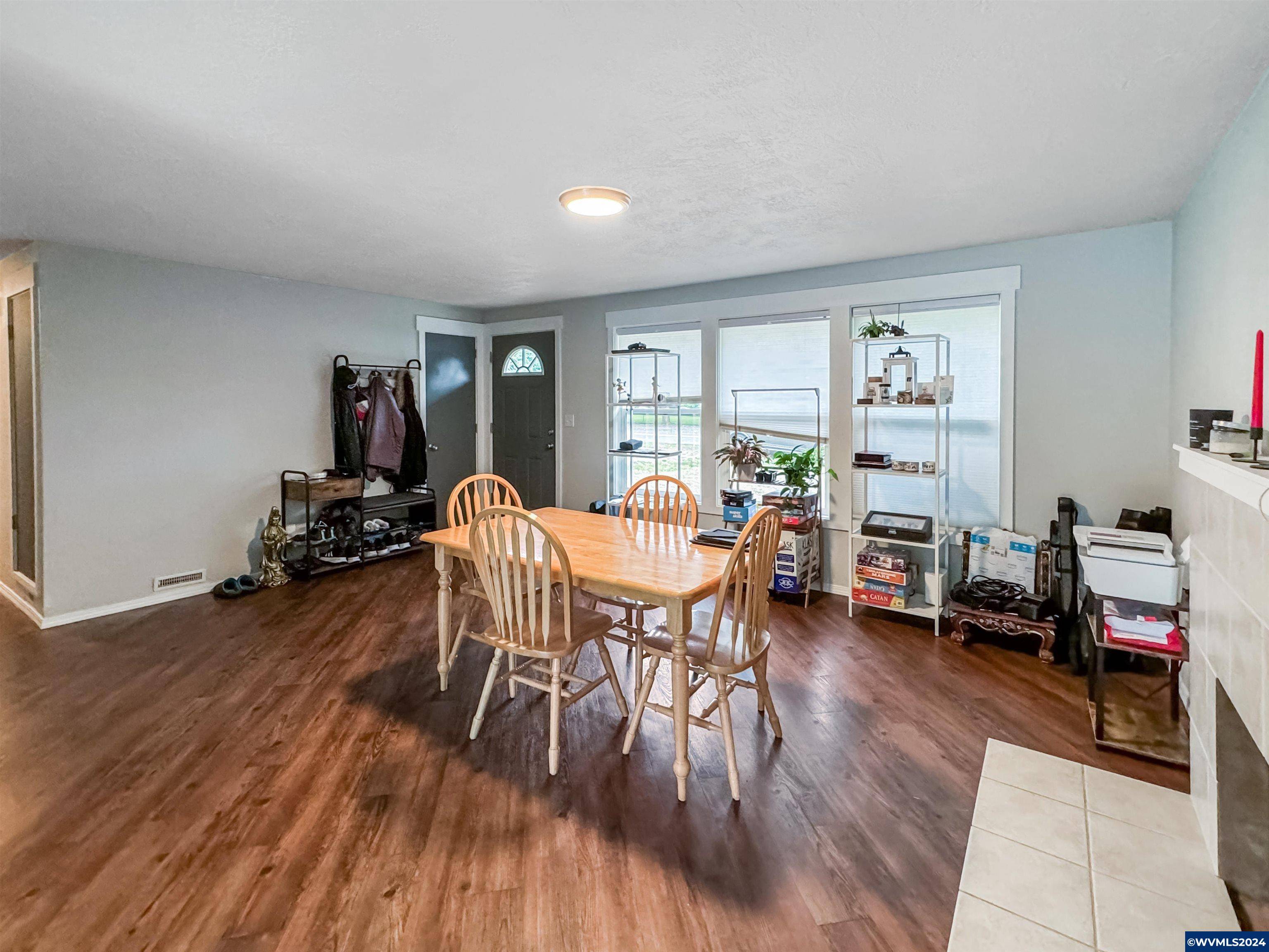 Keizer, OR 97303,3984 pleasant view Dr NE NE