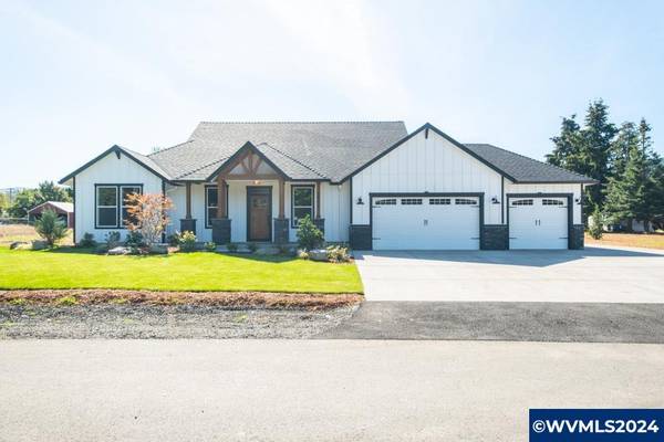 2422 Oak St, Lyons, OR 97358