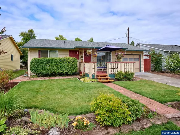 1215 Stanfield St, Woodburn, OR 97071