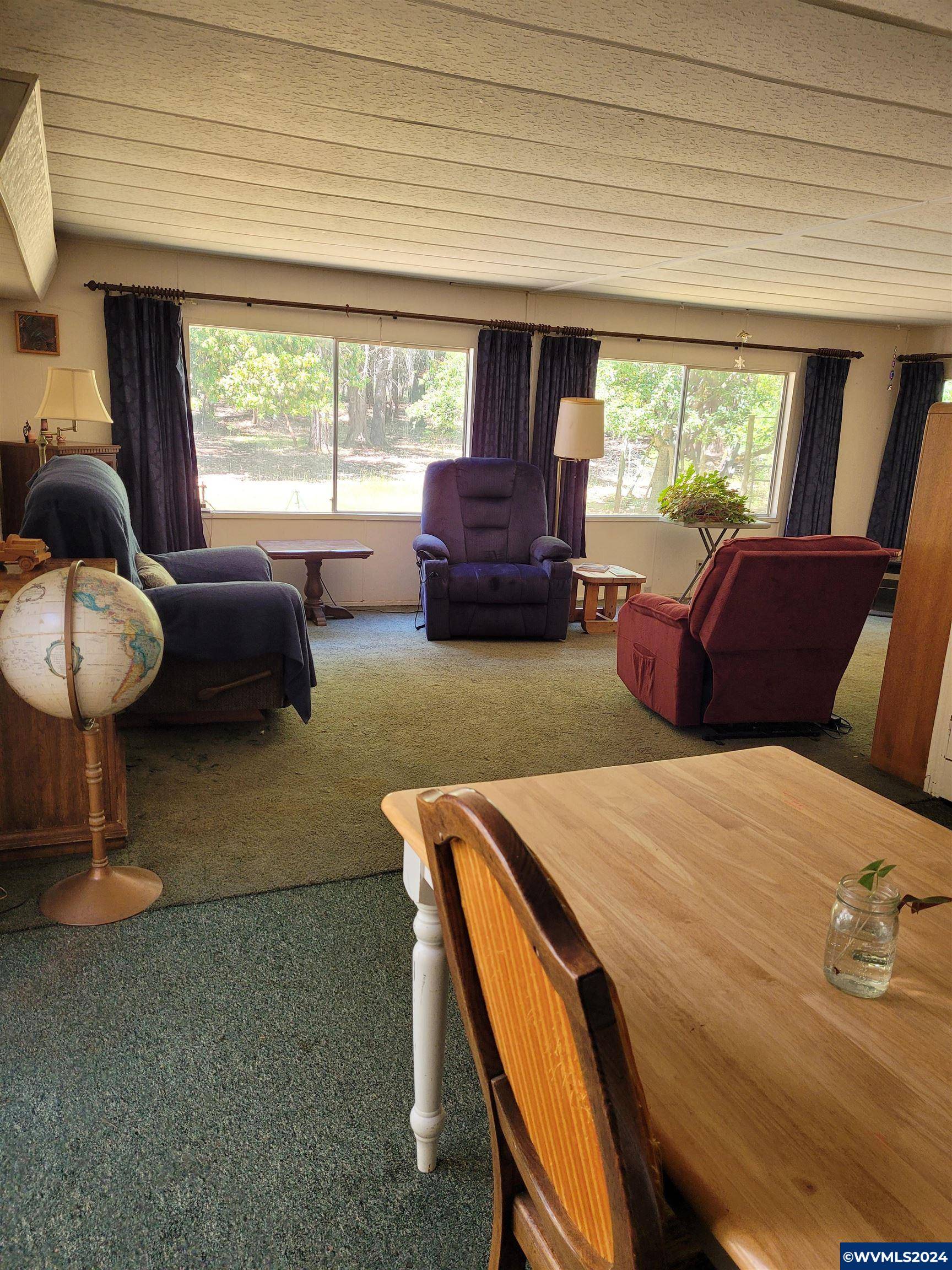 Cave Junction, OR 97523,356 White Oak Dr