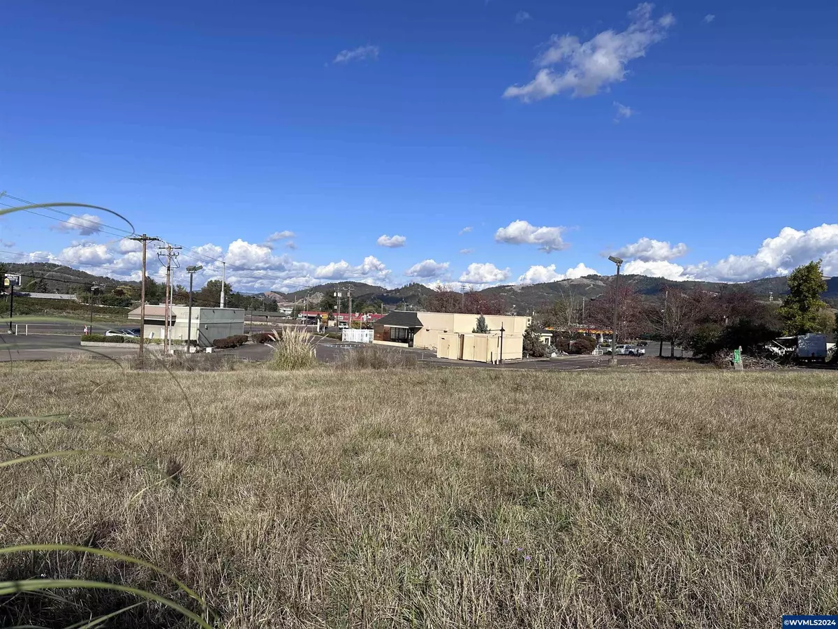 Roseburg, OR 97471,4807 Grange Rd