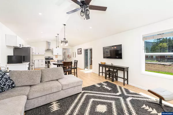 Detroit, OR 97342,210 Detroit Rd