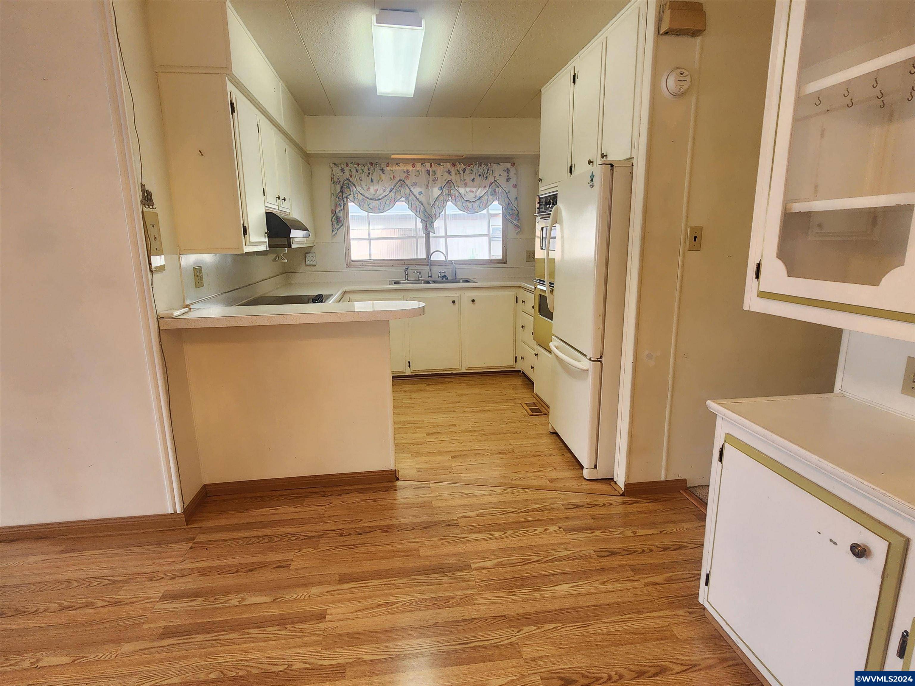 Silverton, OR 97381,1307 Water St