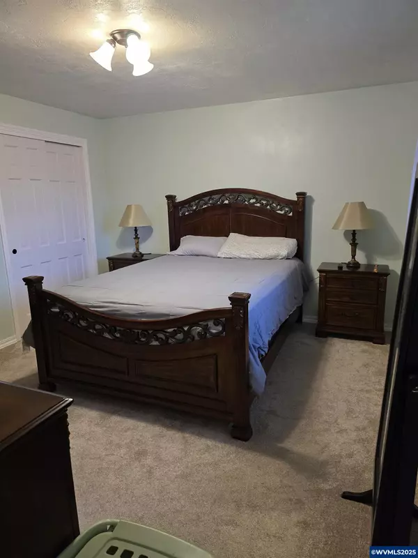 Salem, OR 97302,1586 Ewald Av SE SE