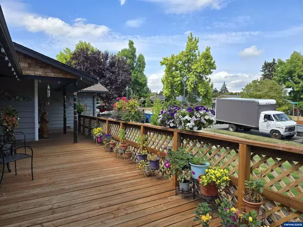 Salem, OR 97302,1586 Ewald Av SE SE