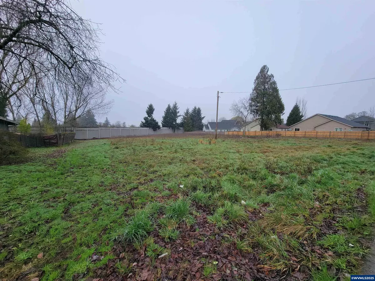 Salem, OR 97305,2895 Fisher Rd NE NE