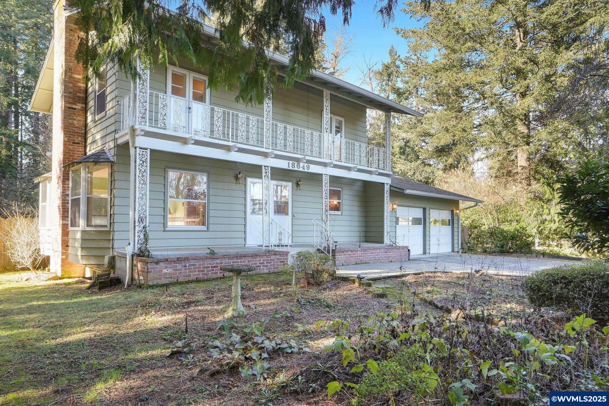 18649 Old River Dr, West Linn, OR 97068