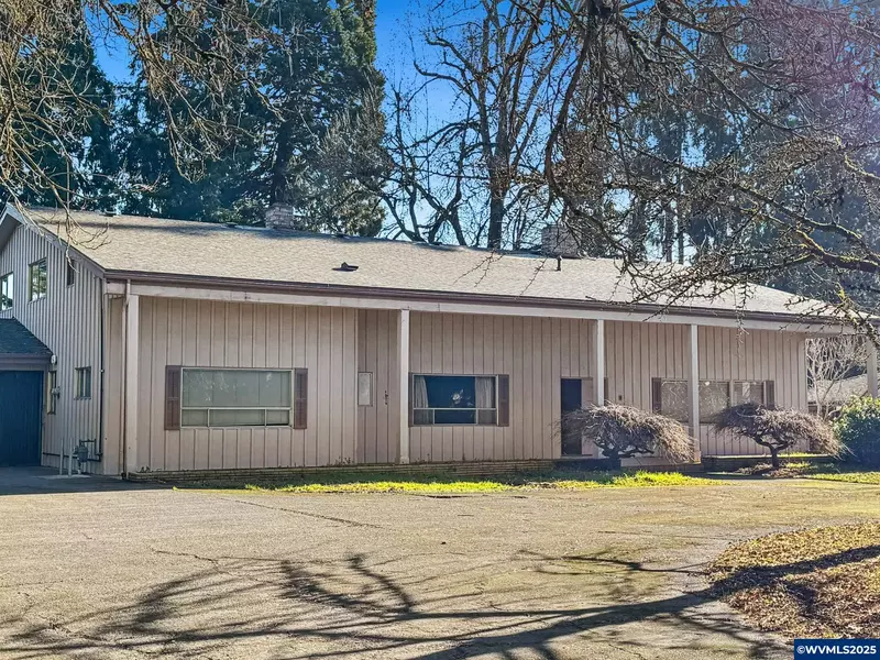 220 37th Av NE NE, Salem, OR 97301