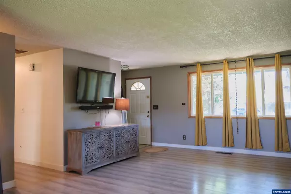 Salem, OR 97306,5555 Salinas Ct S S