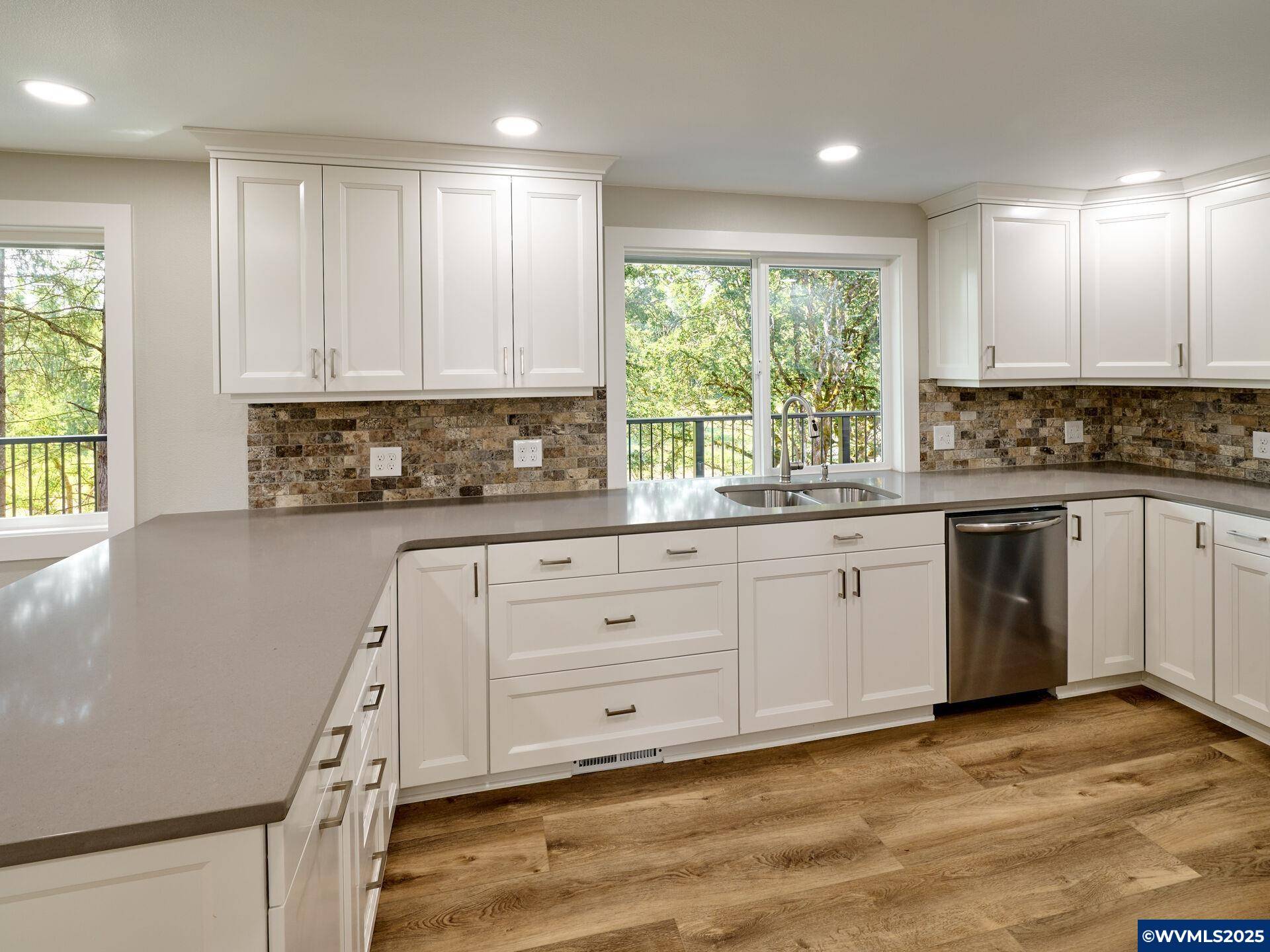 Salem, OR 97305,1704 63rd Av NE NE