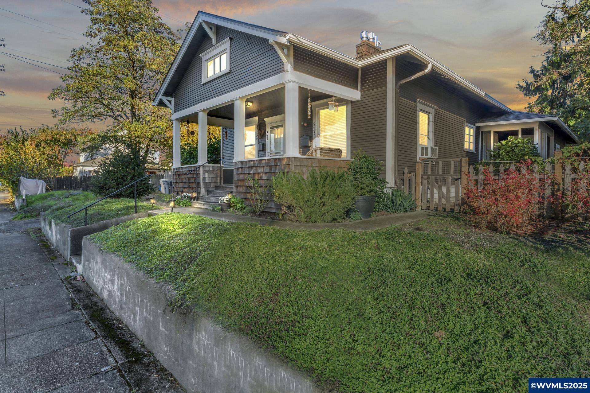 Albany, OR 97321,225 Calapooia (-227) St SW SW