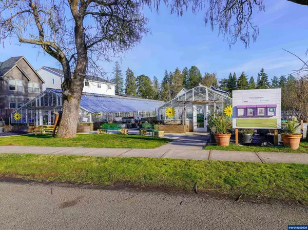 Salem, OR 97302,3950 Bartholomew Pl SE SE