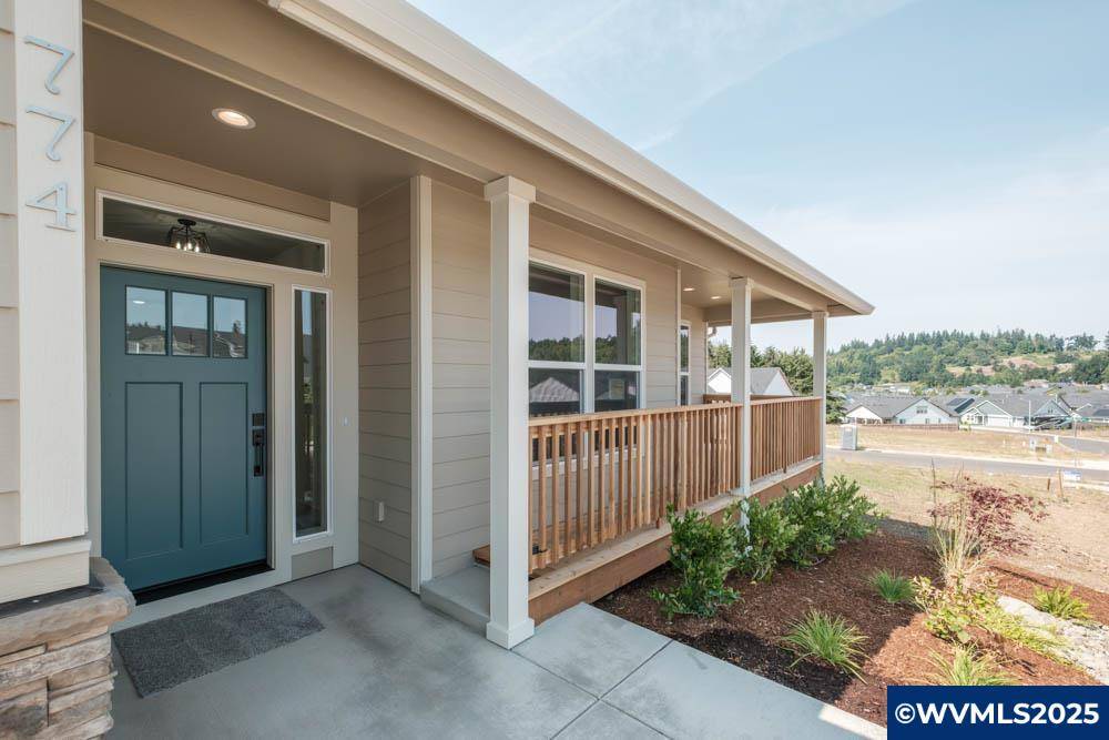 Silverton, OR 97381,776 Riley Dr
