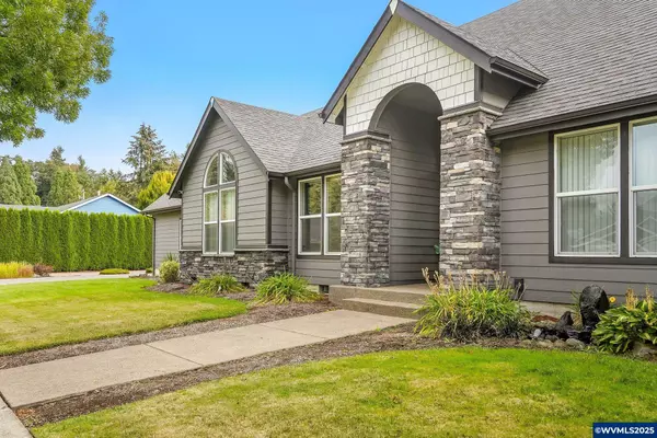 Stayton, OR 97383,920 Highland Dr