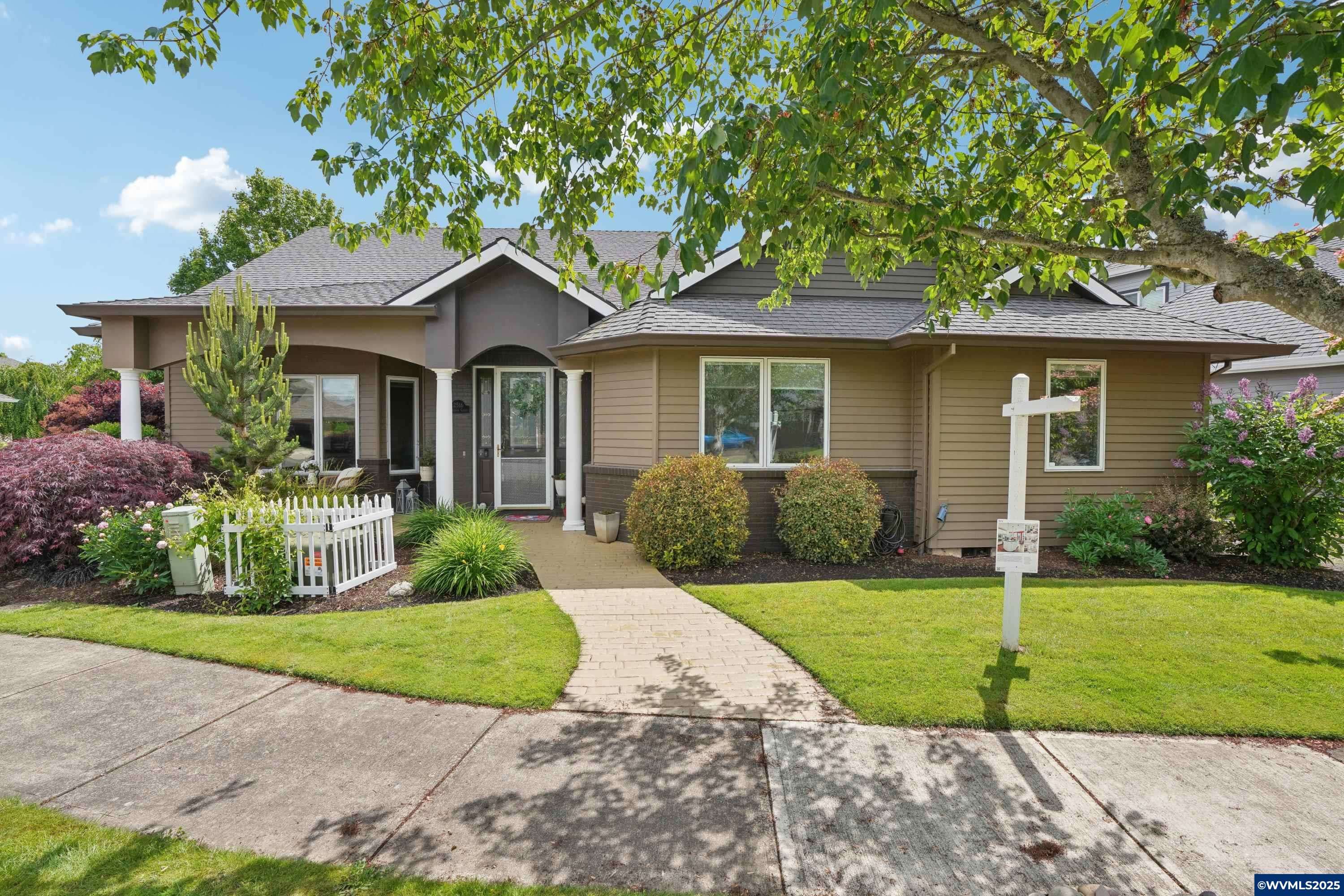 2516 Meridian Ct, Woodburn, OR 97071