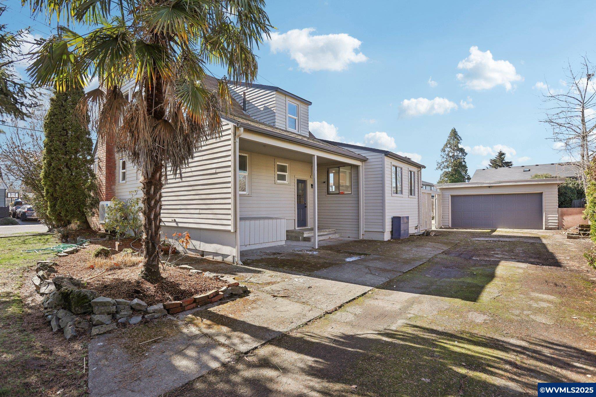 Salem, OR 97301-1371,1295 Market St NE NE