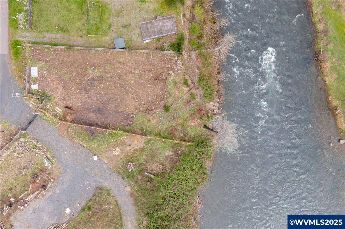 Gates, OR 97346,241 Dogwood Dr