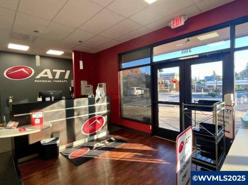 Salem, OR 97302,3165 Commercial St SE SE