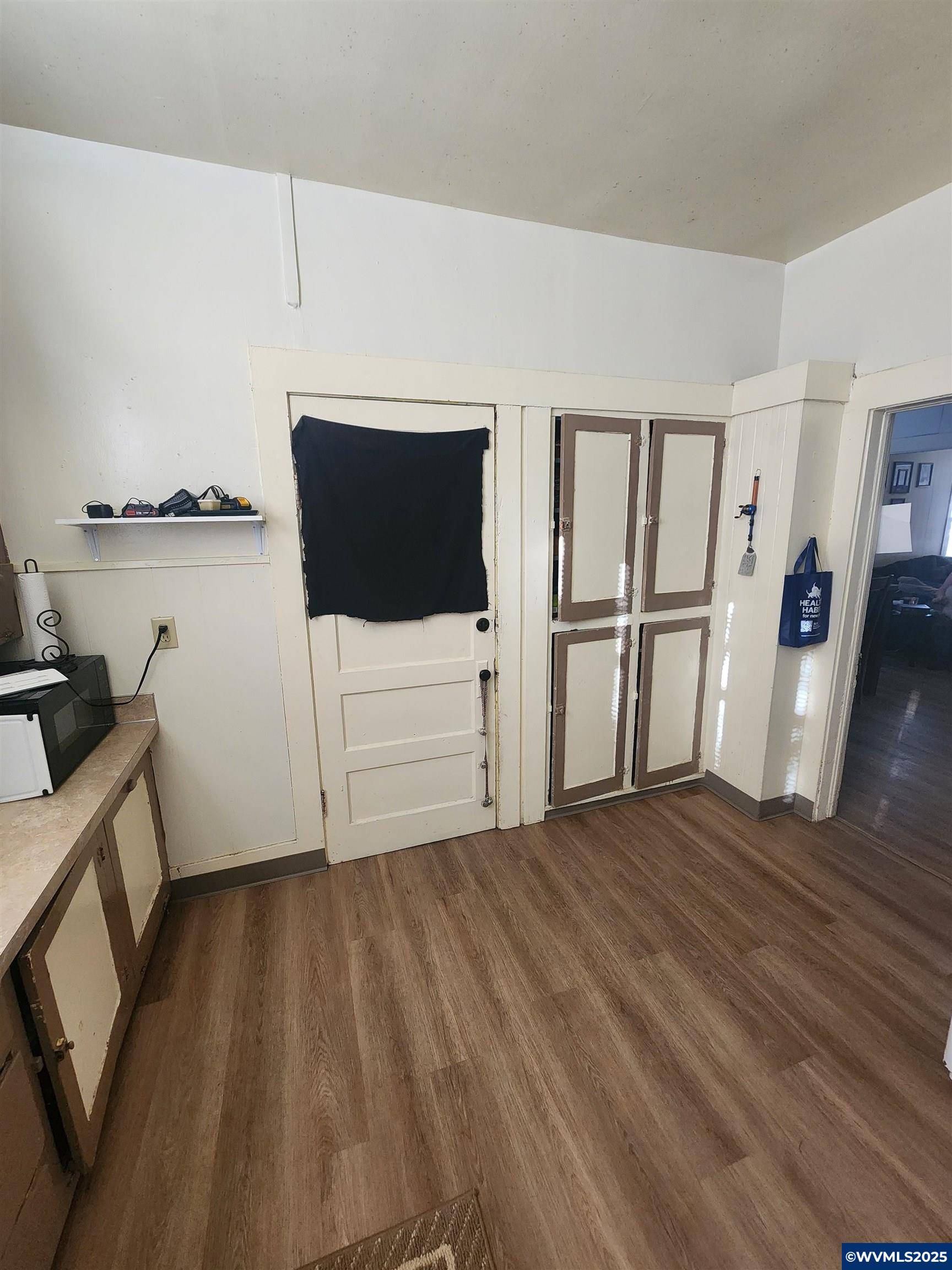 Independence, OR 97351,562 4th St