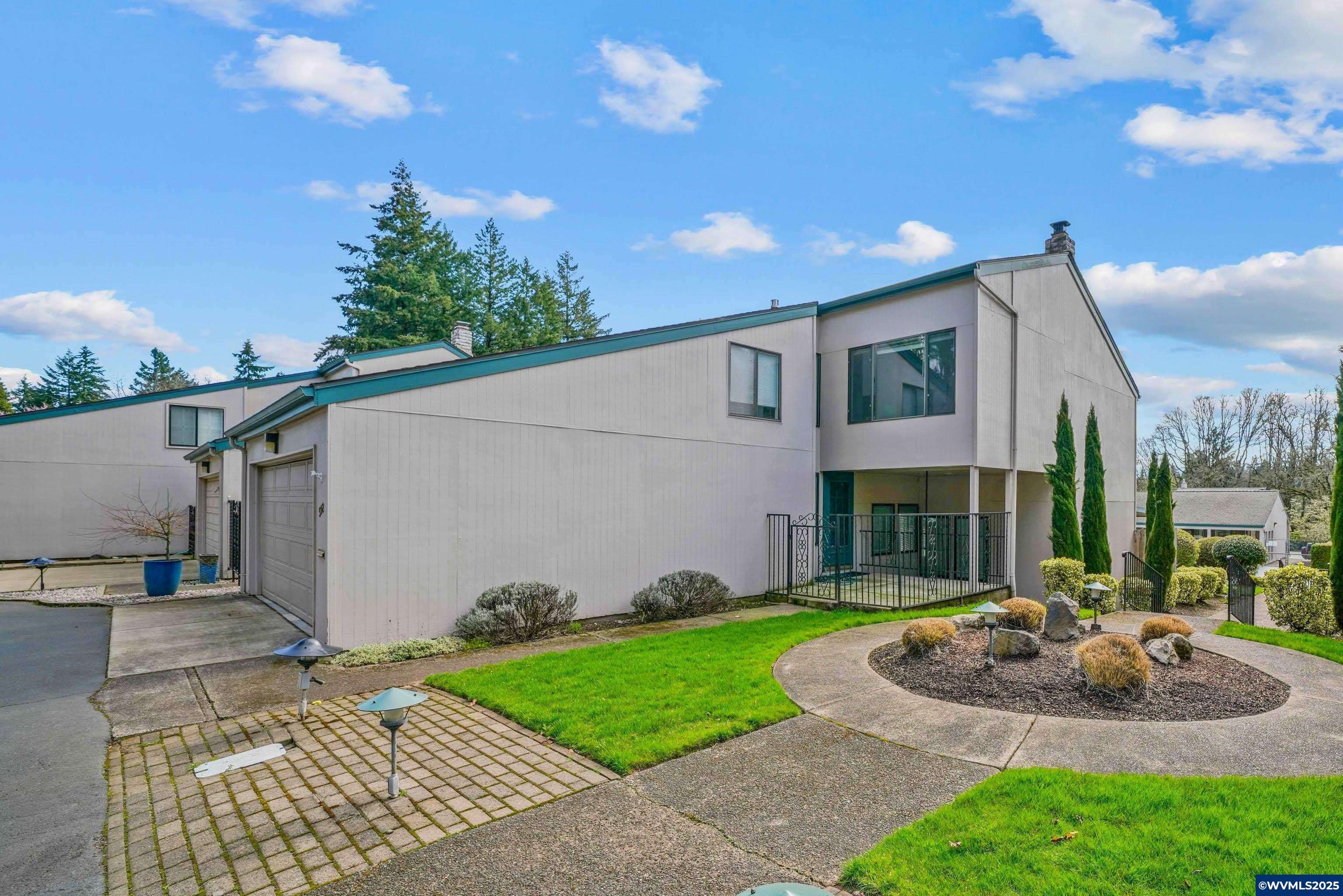 Salem, OR 97302,592 Salem Heights St S S