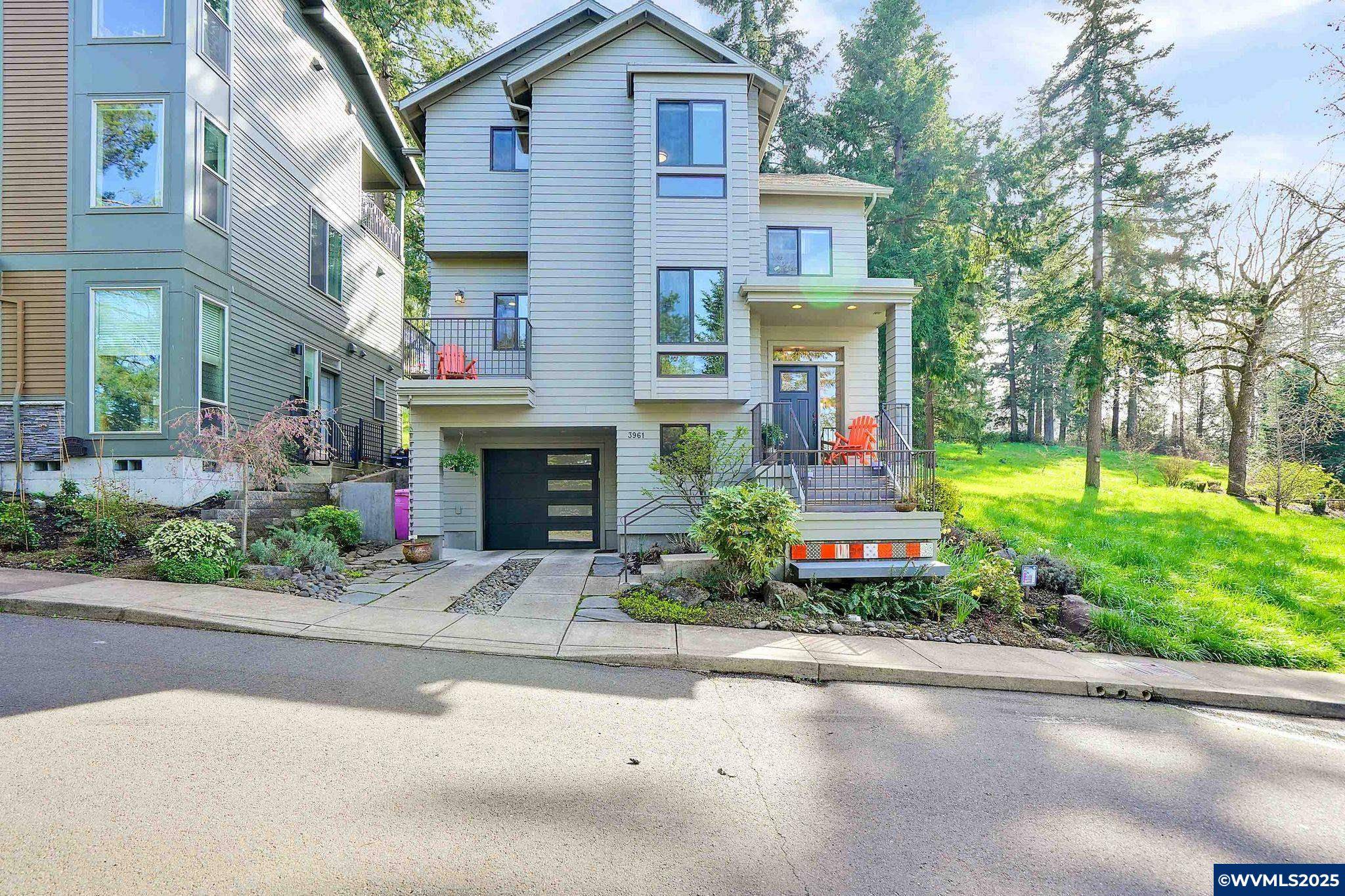 3961 Village Center Dr SE SE, Salem, OR 97302