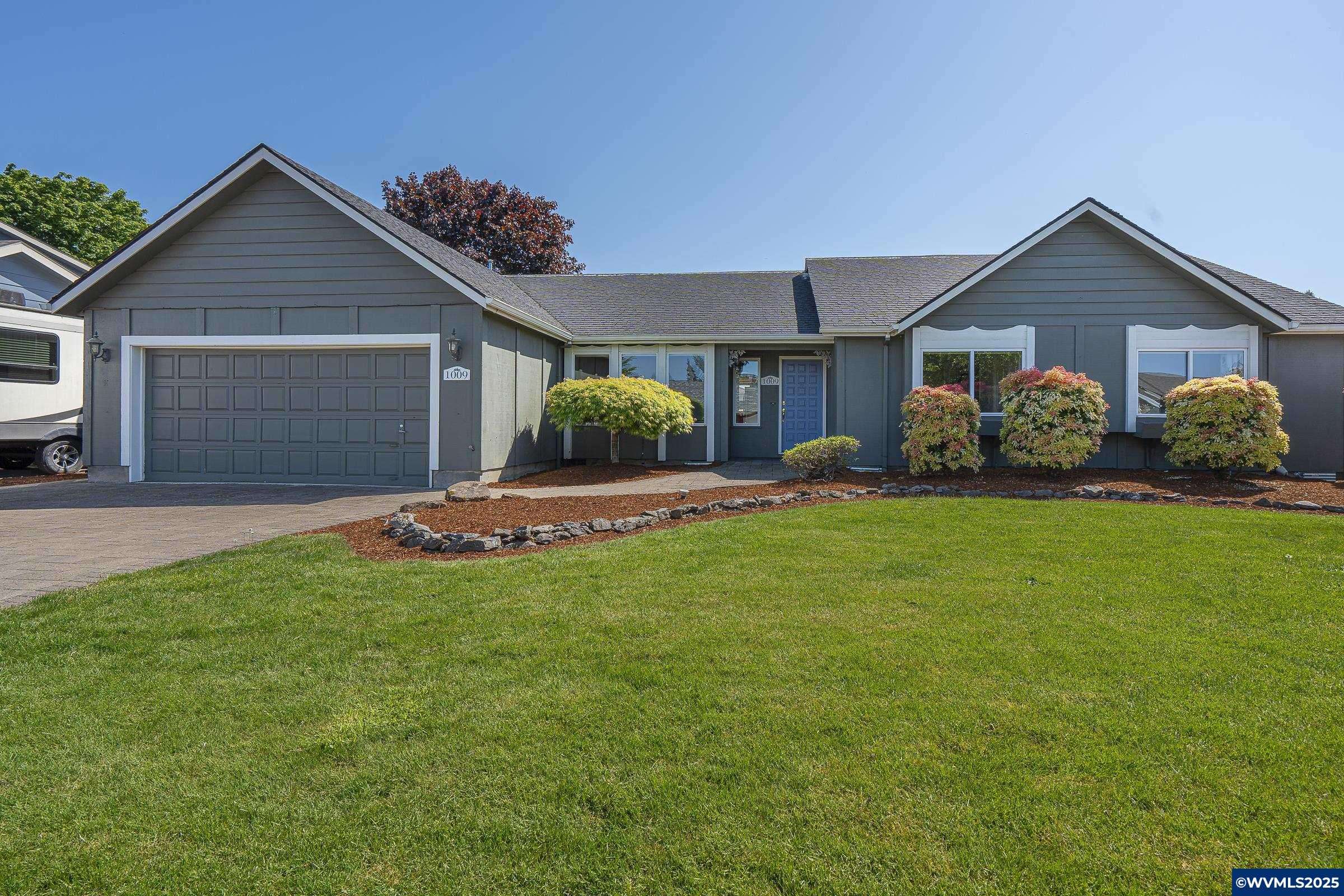 1009 Academy St, Dallas, OR 97338