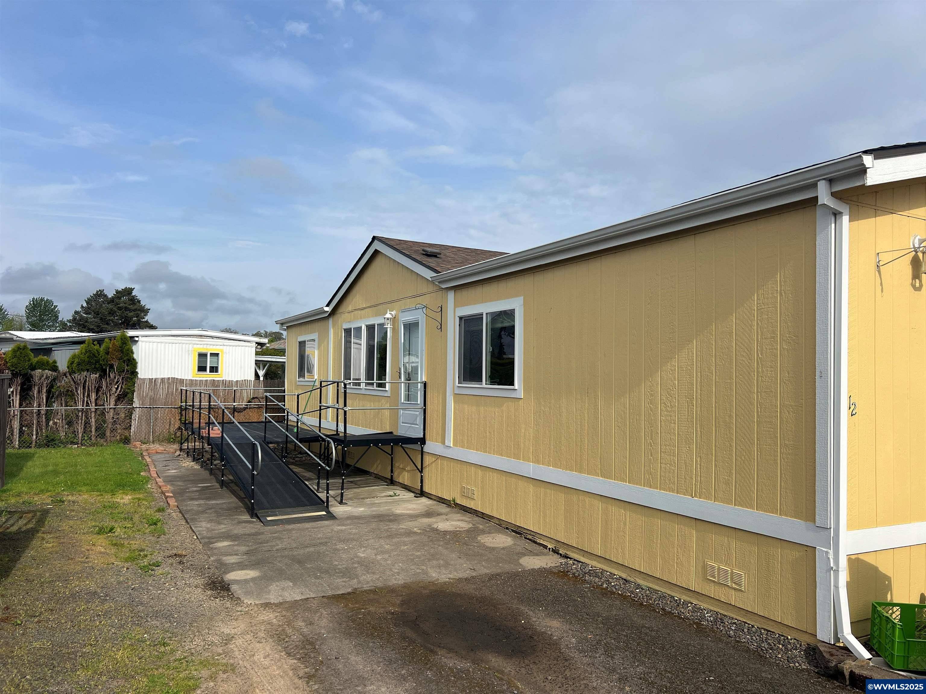1732 Pine St NE NE, Silverton, OR 97381