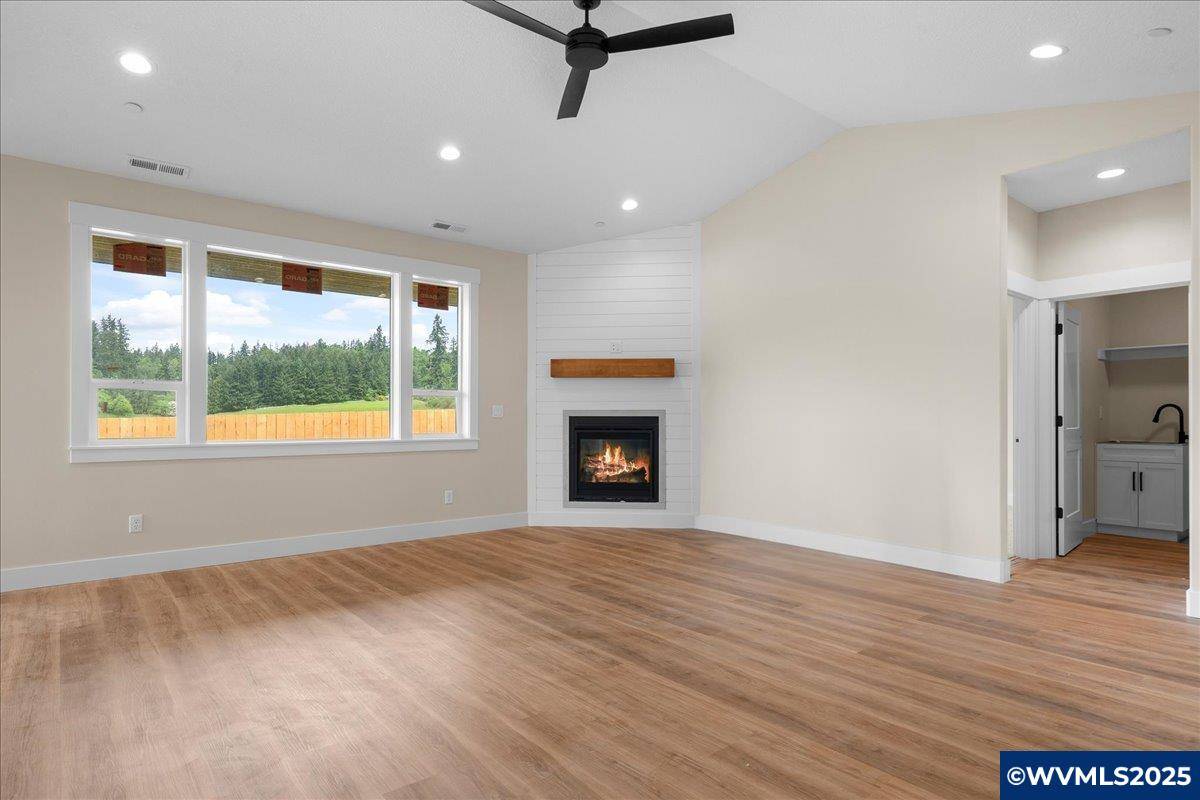 Silverton, OR 97381,765 Riley Dr NE NE