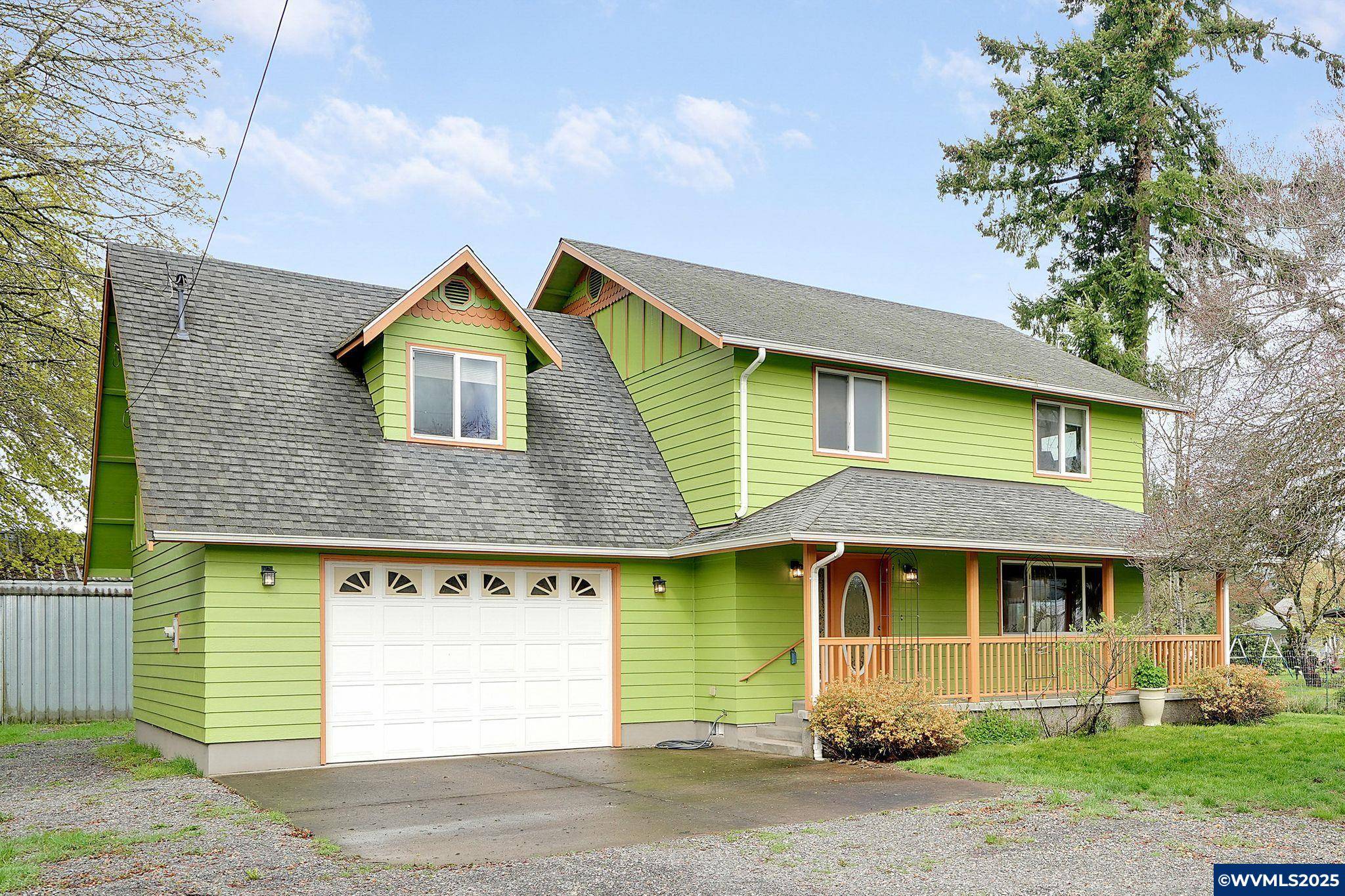 39900 4th Av, Mill City, OR 97360