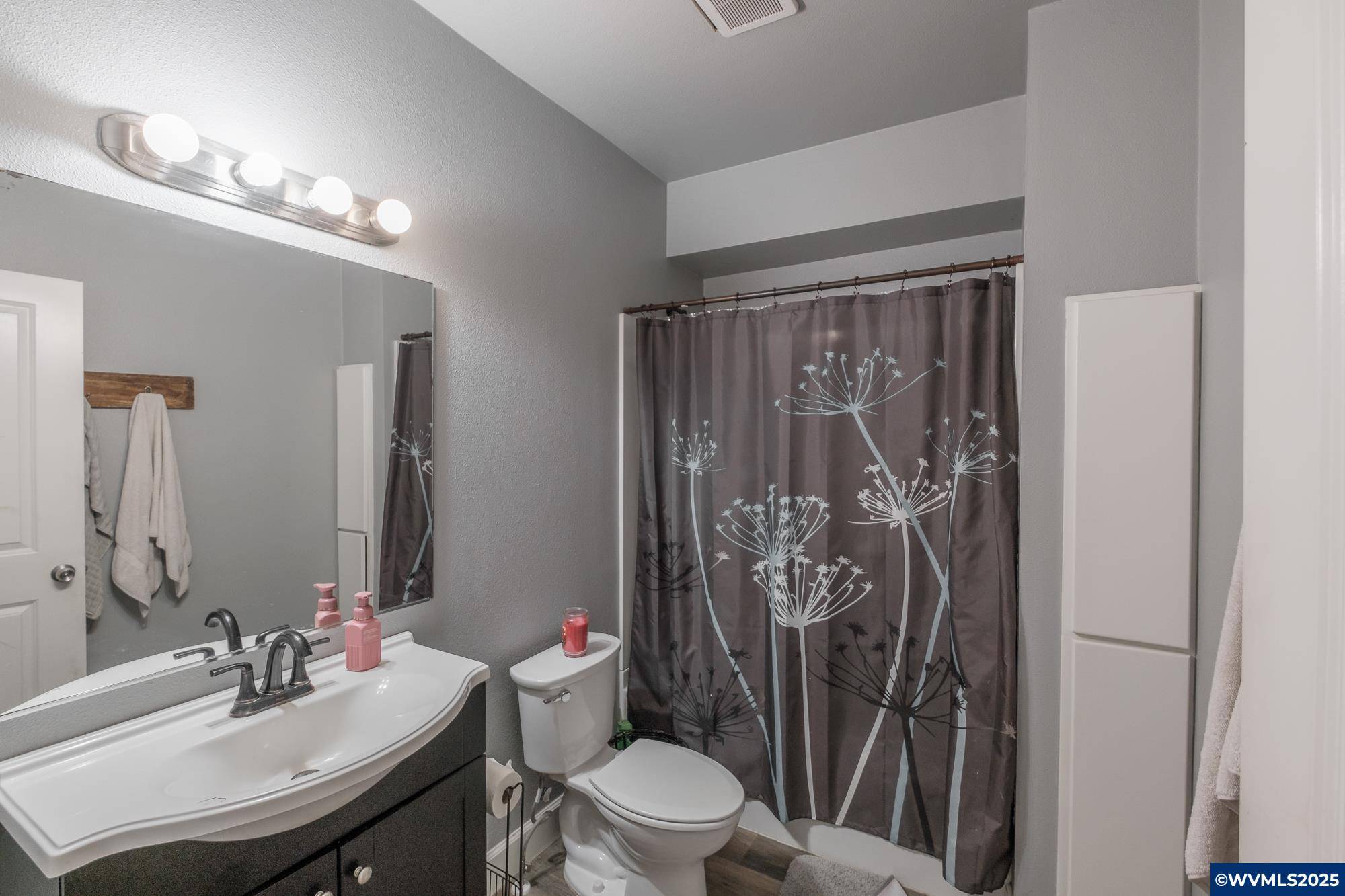 Mt Angel, OR 97362,290 Gilles St St