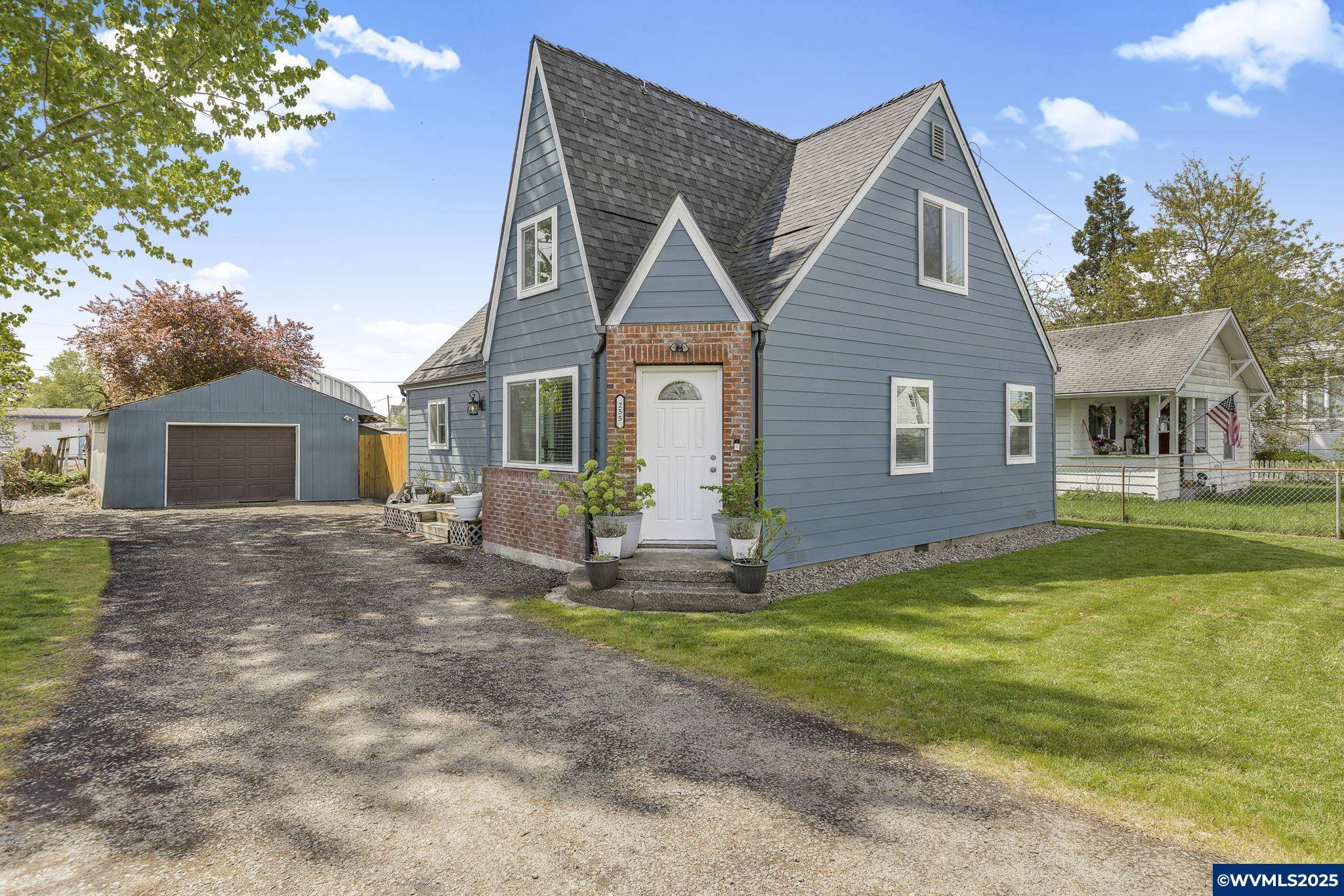 255 F St, Halsey, OR 97348