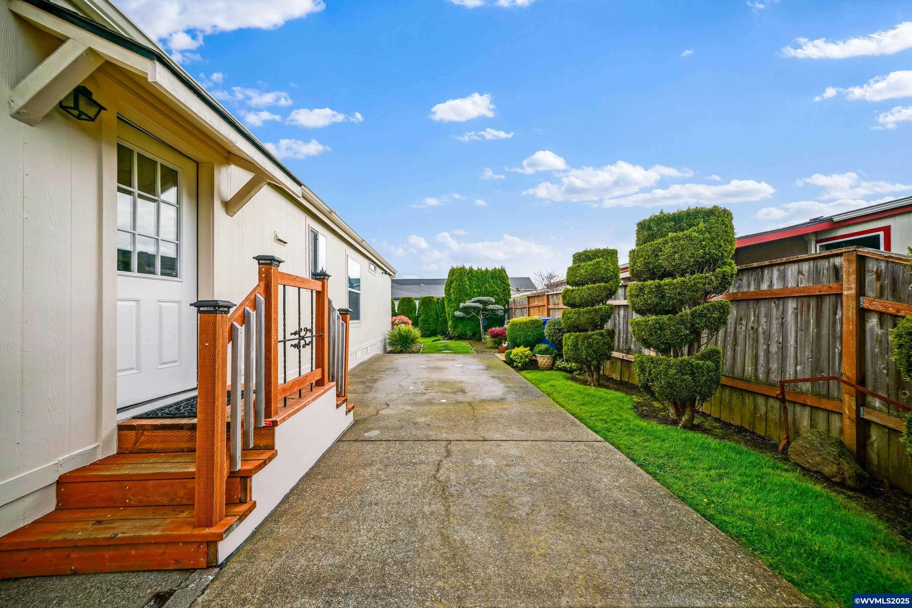 Salem, OR 97305,3034 Hazel Grove St NE NE