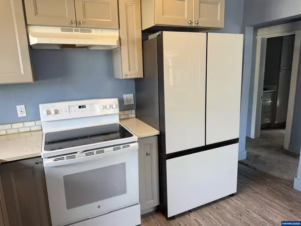 Salem, OR 97301,505 18th St SE SE