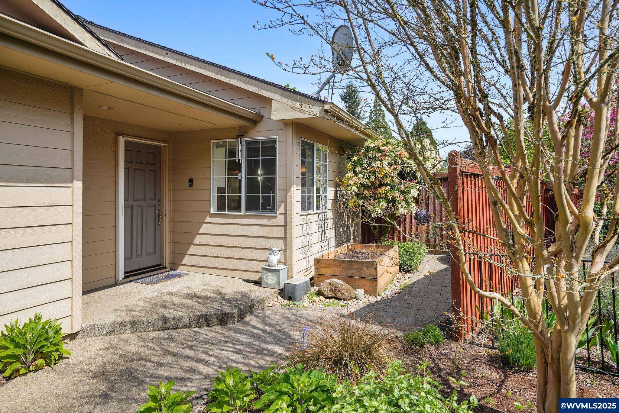 Salem, OR 97306,1131 Pawnee Cir SE SE