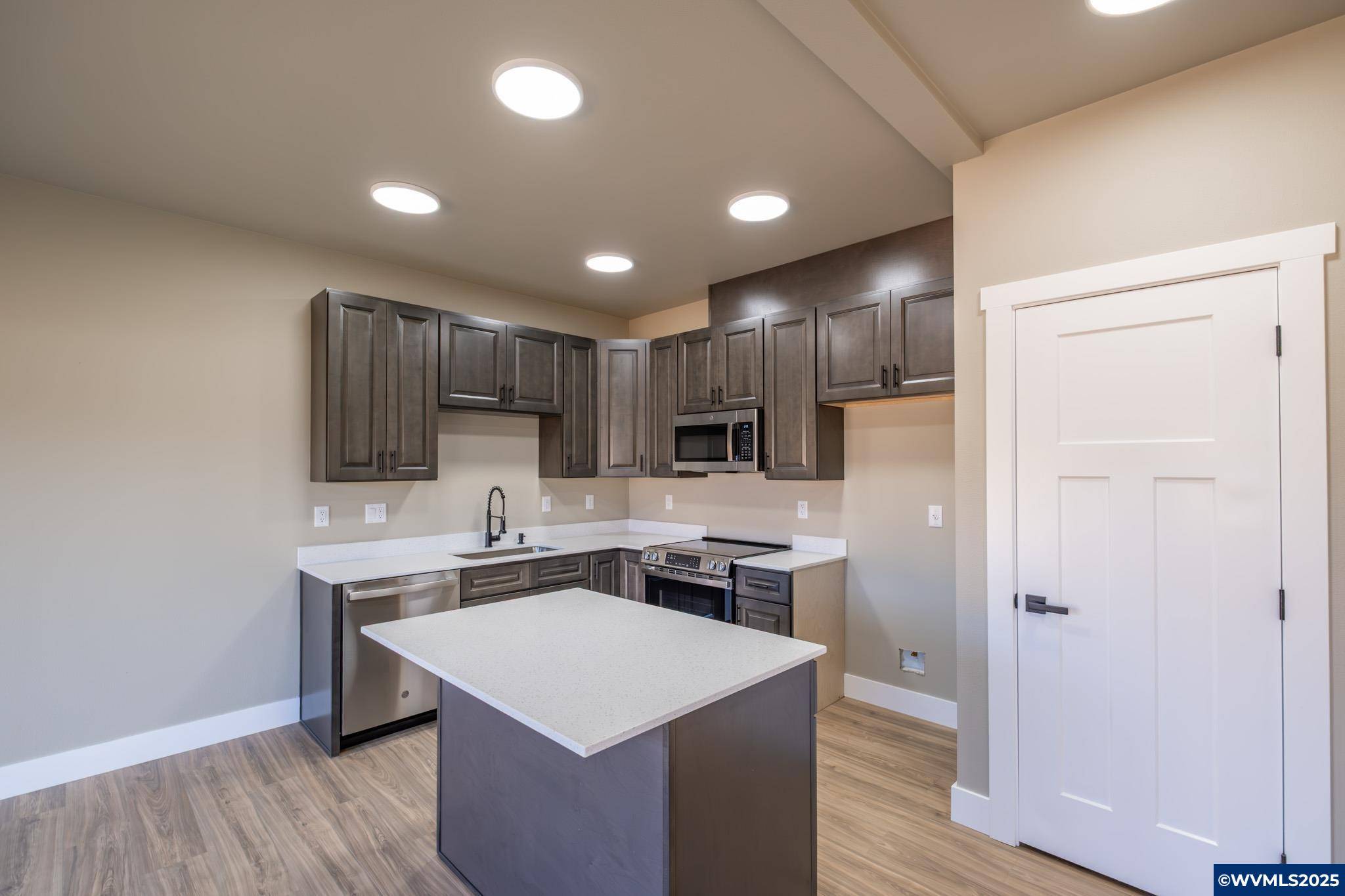 Sweet Home, OR 97386,4534 Live Oak St