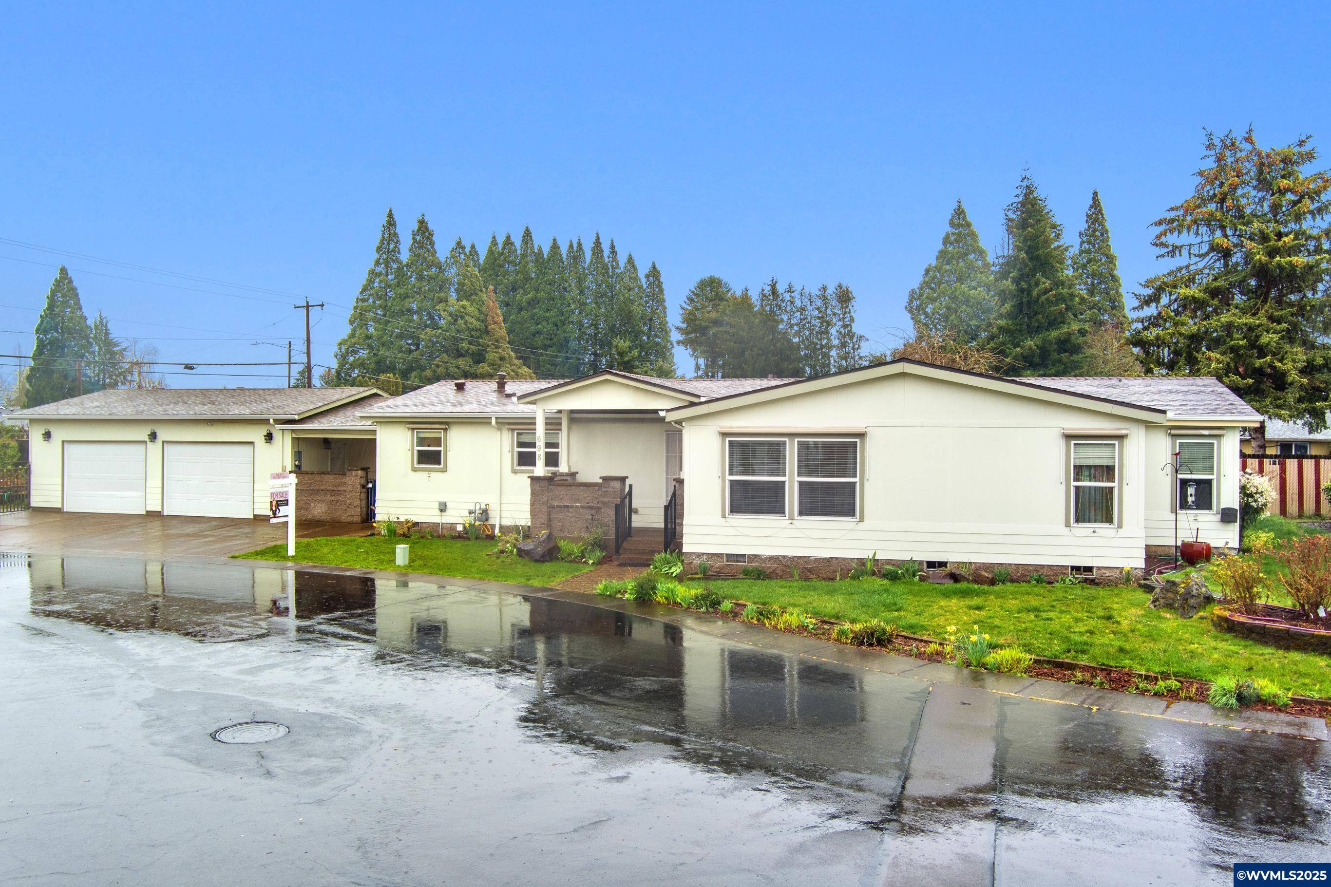 689 Royalty Cir, Salem, OR 97301