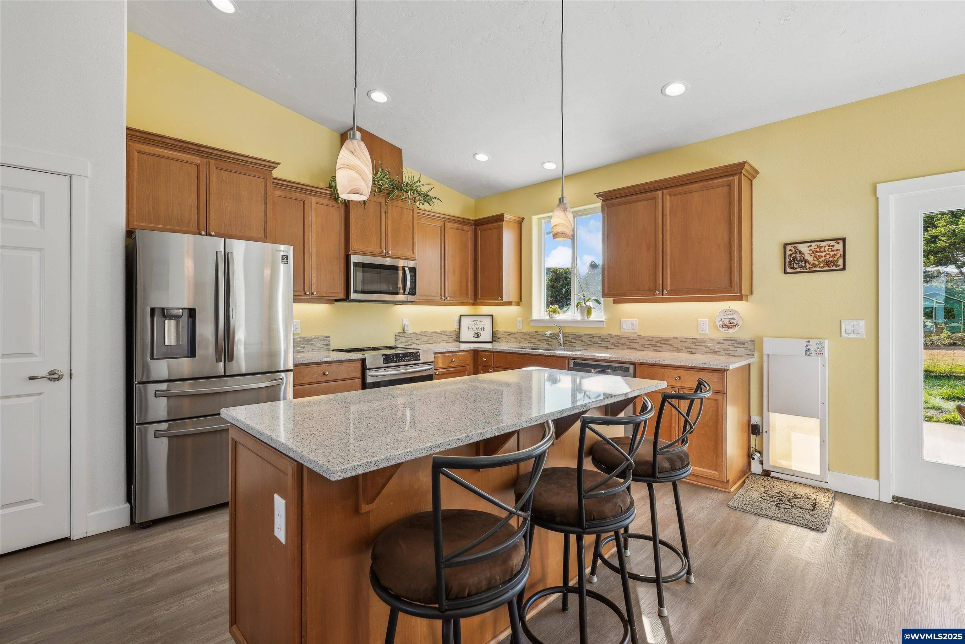 Bandon, OR 97411,891 Seabird Dr